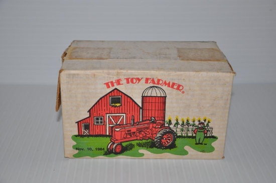 Ertl Toy Farmer Farmall 300 1/16 scale toy tractor