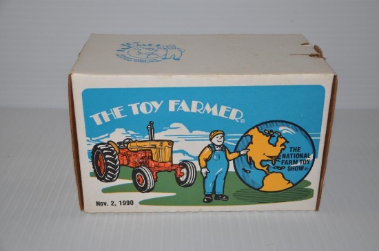 Toy Farmer Case 800 1/16 scale toy tractor