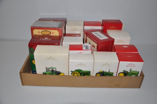 (18) John Deere Christmas ornaments, sells one money