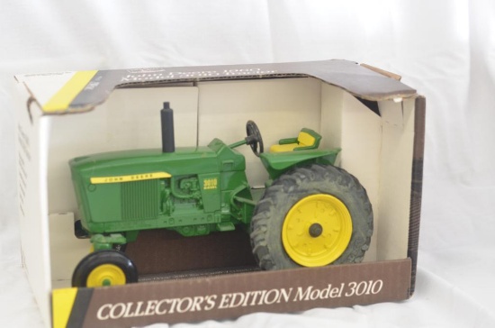 Ertl 1/16 scale John Deere 1960 Model 3010 tractor