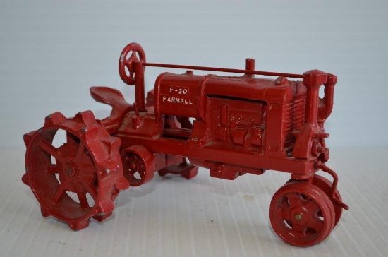 1/16 scale Farmall F-30 Toy Tractor