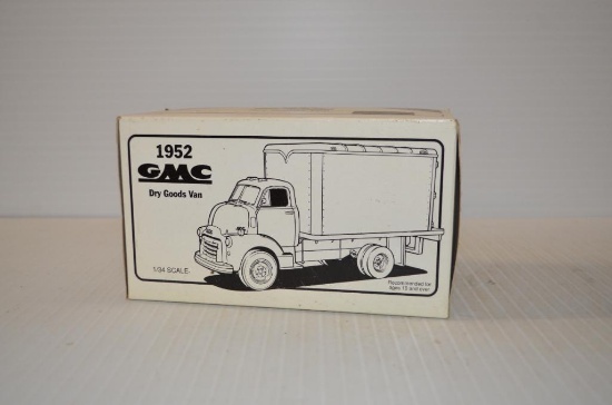 1/34 scale !952 GMC Dry Goods Van