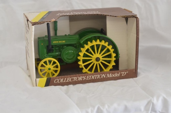 Ertl 1/16 scale John Deere 1953 Model "D" tractor