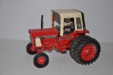 International 1586 1/16 scale toy tractor