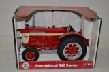 ERTL 1/16 scale Case International 560 Tractor