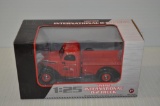 First Gear Vintage 1/25th scale International D-2 Truck