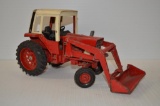 1/16 scale International 1586 Toy Tractor