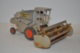 1/16 scale Gleaner Toy Combine