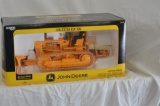 Ertl Britain's 1/16 scale John Deere 2010 Diesel crawler