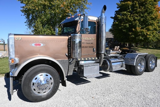 2009 Peterbilt 389 day cab semi