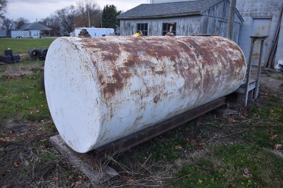 1,000 gal fuel tank (used for waste oil)