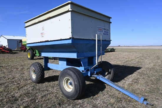 DMI 300 bu gravity wagon