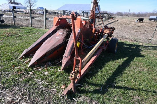 Fox 2-row silage chopper