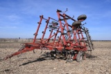 Case-IH 4300 28' field cultivator