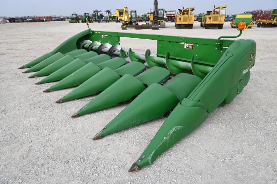 2018 John Deere 708C 8 row 30" corn head