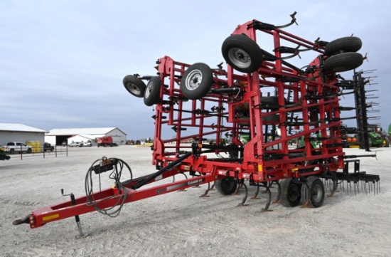 Case-IH 200 tiger-mate 42.6' field cultivator