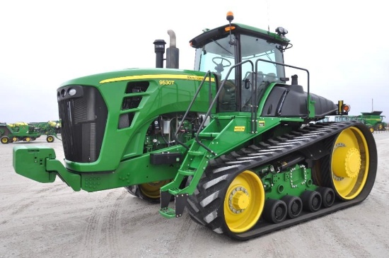 2011 John Deere 9530T track tractor