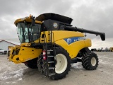 2010 New Holland CR9070 4wd combine