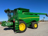 2016 John Deere S670 2wd combine