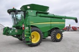 2017 John Deere S680 4wd combine