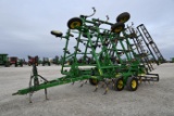 2002 John Deere 980 32' field cultivator