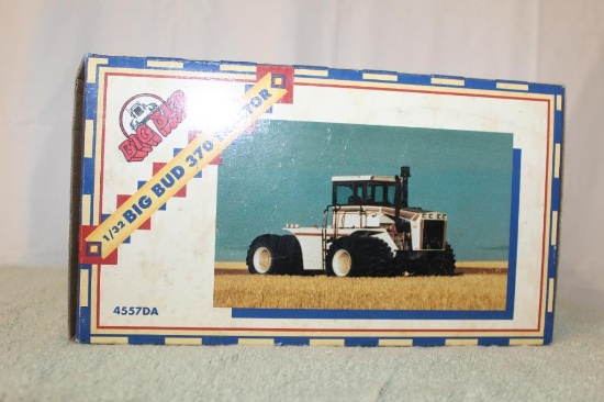 1/32 Big Bud 370 Tractor