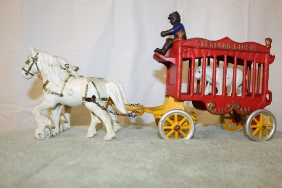 Kenton Overland Circus Wagon with Man
