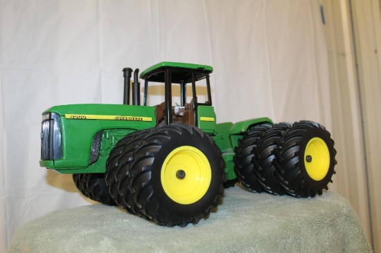 1/16 John Deere 9200 Tractor