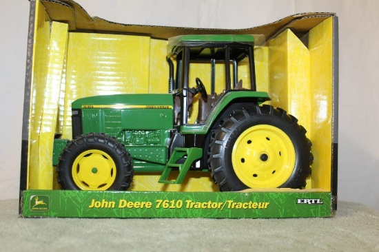 1/16 John Deere 7610 Tractor
