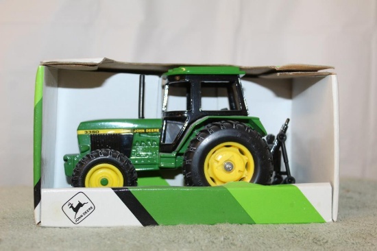 1/32 John Deere 3350 Tractor