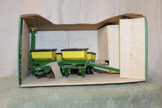 1/16 John Deere 7000 4-Row Planter