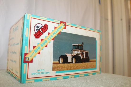 1/32 Big Bud 370 Tractor