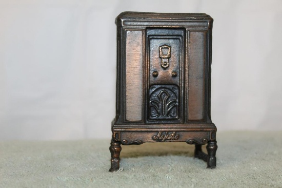 Cast Iron Radio Majestic Bank