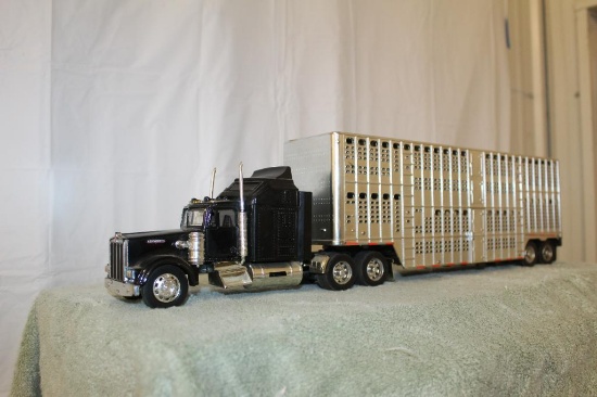 Kenworth Semi with Cattle Trailer