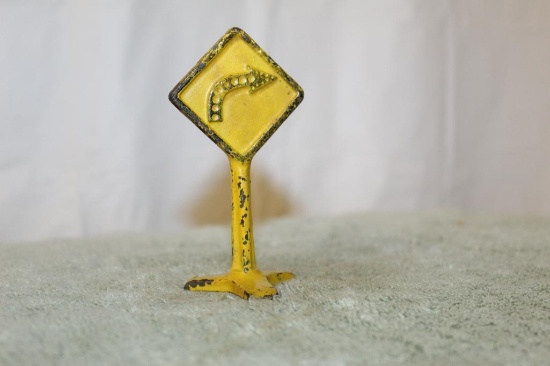 Arcade Curve Sign