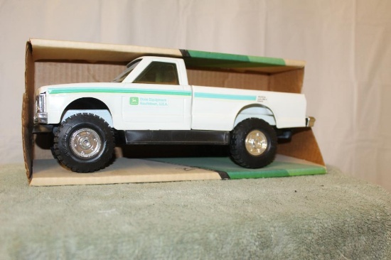 1/16 John Deere Dealer Pickup
