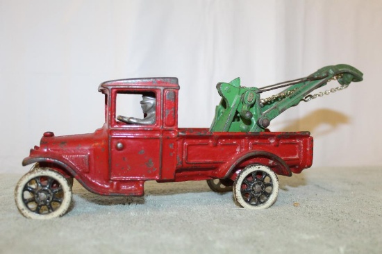 Arcade 31 Wrecker Pickup with Man