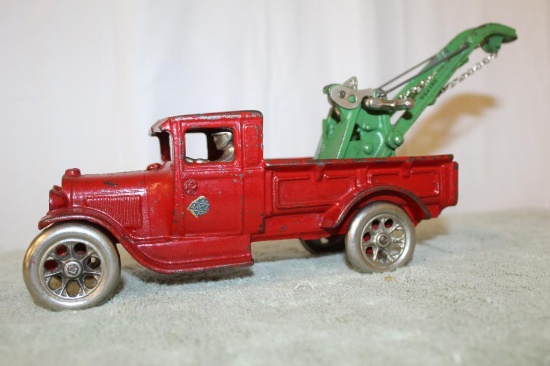 Arcade 210R Wrecker Pickup with Man