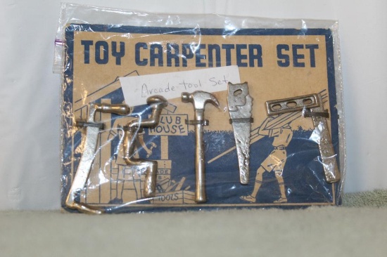 Arcade Carpenters Tool Set