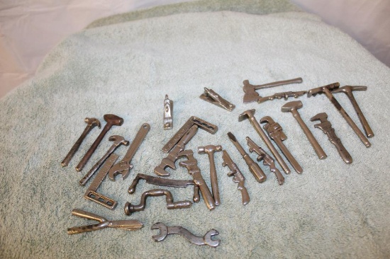 (23) Arcade Hand Tools