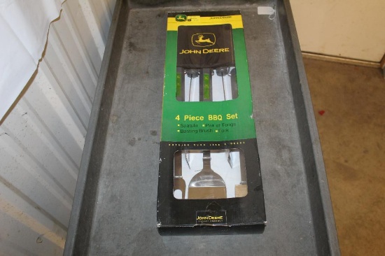 John Deere 4-Piece BBQ Set