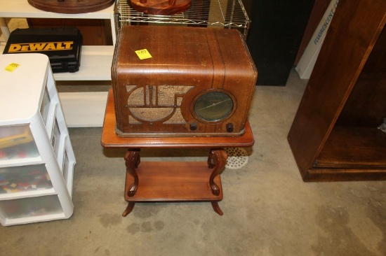 Antique Coronado Battery Operated Radio