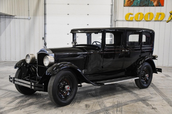 1928 Packard 4 door sedan