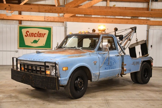 1968 Chevrolet C-30 tow truck