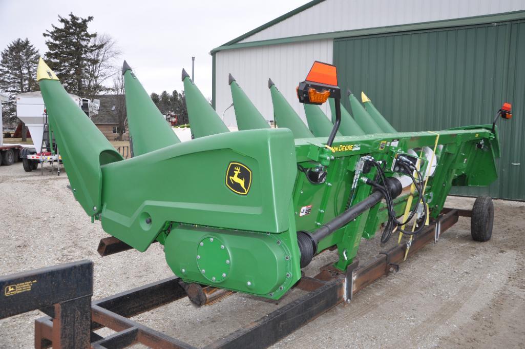 2022 John Deere CR8 8 row 30