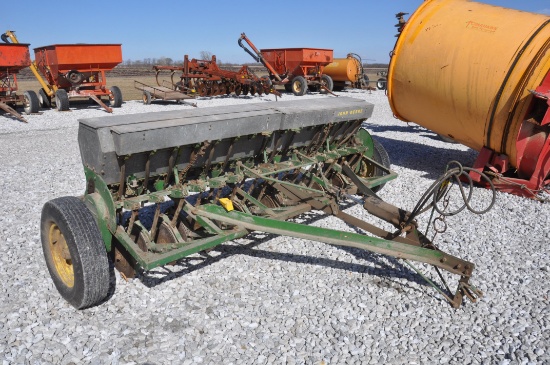 John Deere 10' VanBrunt drill