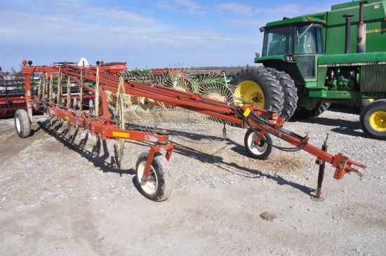 Hesston 13-wheel hay rake