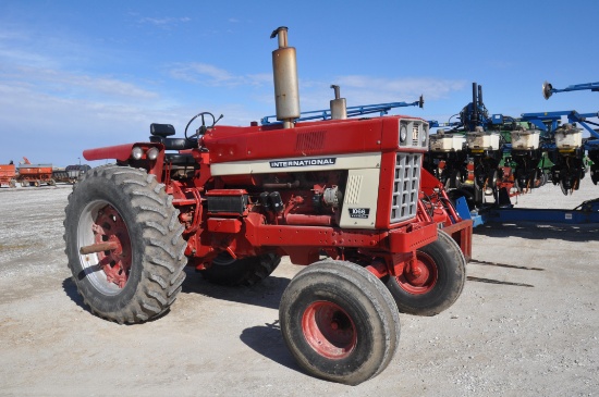 International 1066 2wd tractor