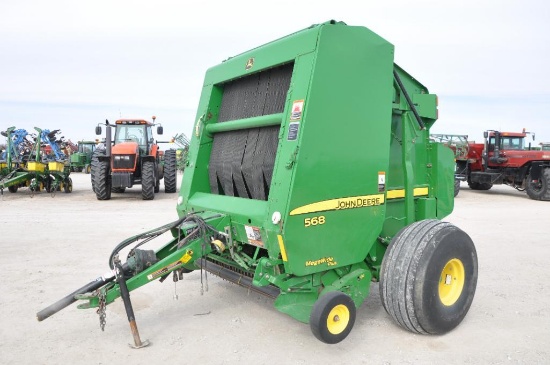 2007 John Deere 568 round baler