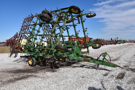 John Deere 980 32' field cultivator